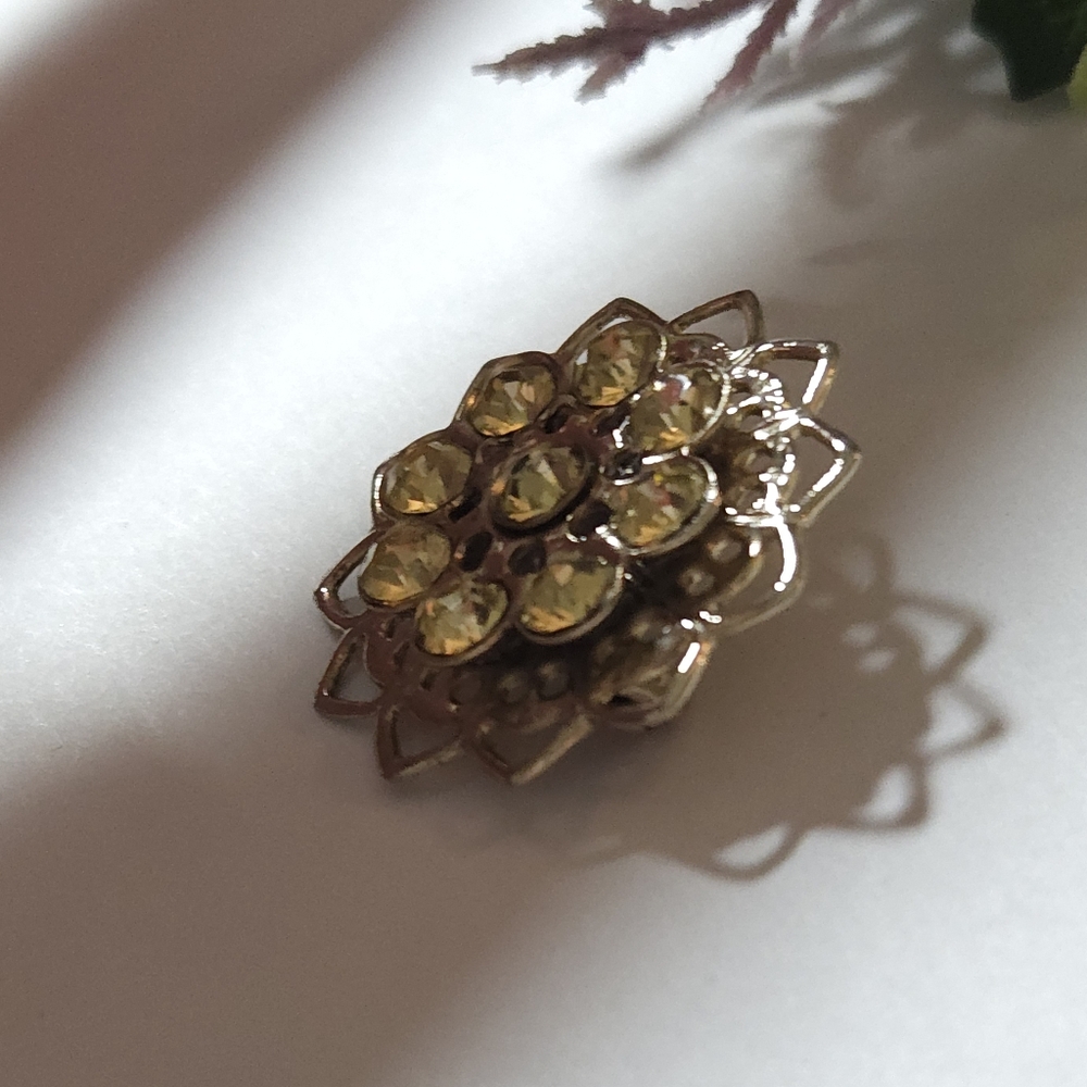 Vintage Yellow Crystal Gold Filigree Flower Brooch - Picture 10 of 15